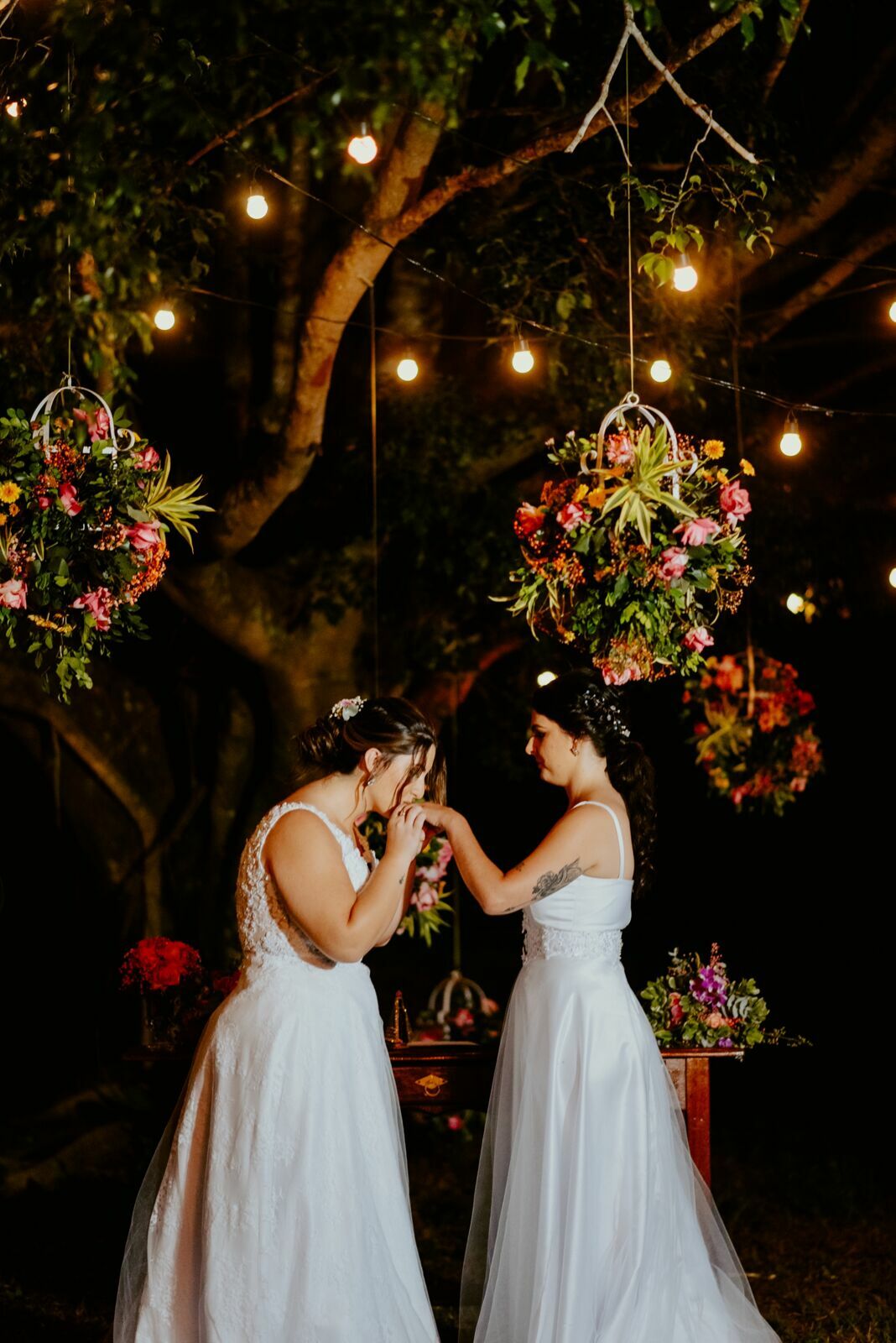 Foto CASAMENTO JANAINA E LARISSA | BUFFET CASTELO DE DIAMANTES | RIO CLARO - SP - Imagem 98