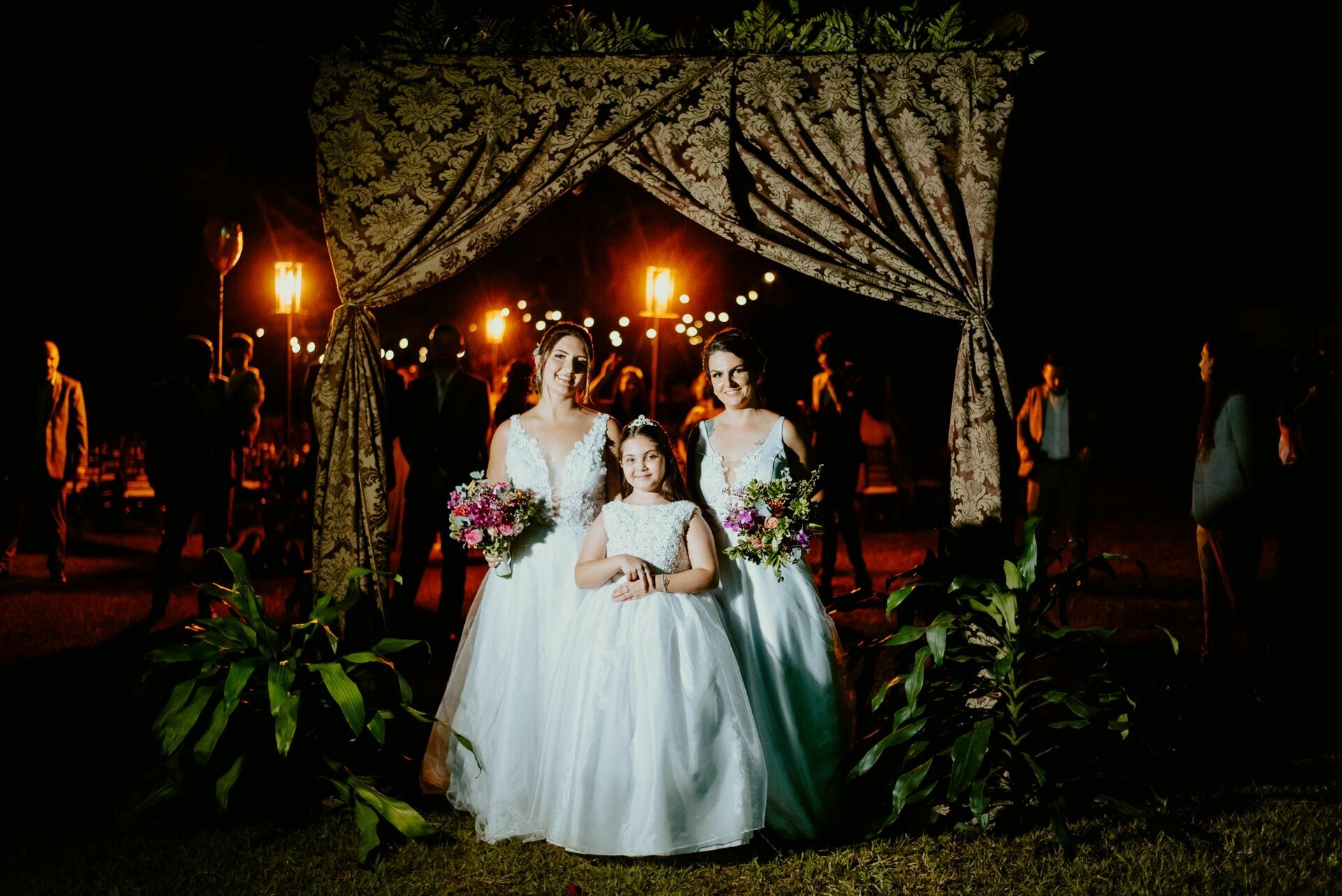 Foto CASAMENTO JANAINA E LARISSA | BUFFET CASTELO DE DIAMANTES | RIO CLARO - SP - Imagem 111