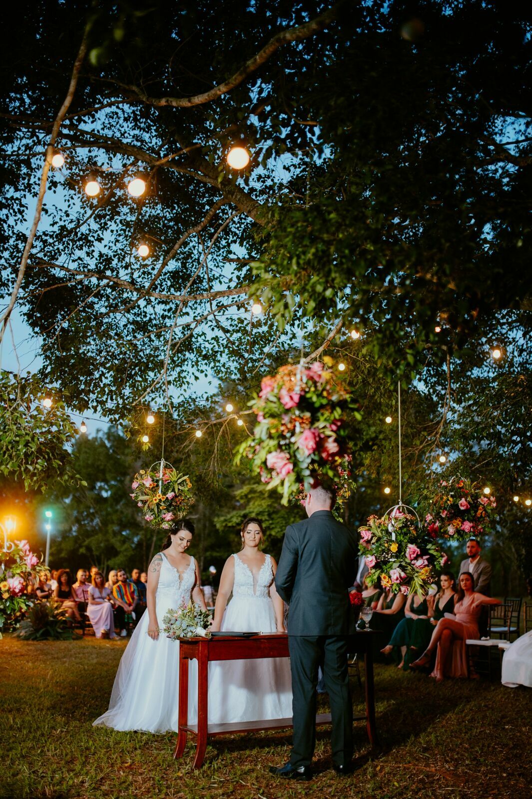 Foto CASAMENTO JANAINA E LARISSA | BUFFET CASTELO DE DIAMANTES | RIO CLARO - SP - Imagem 92