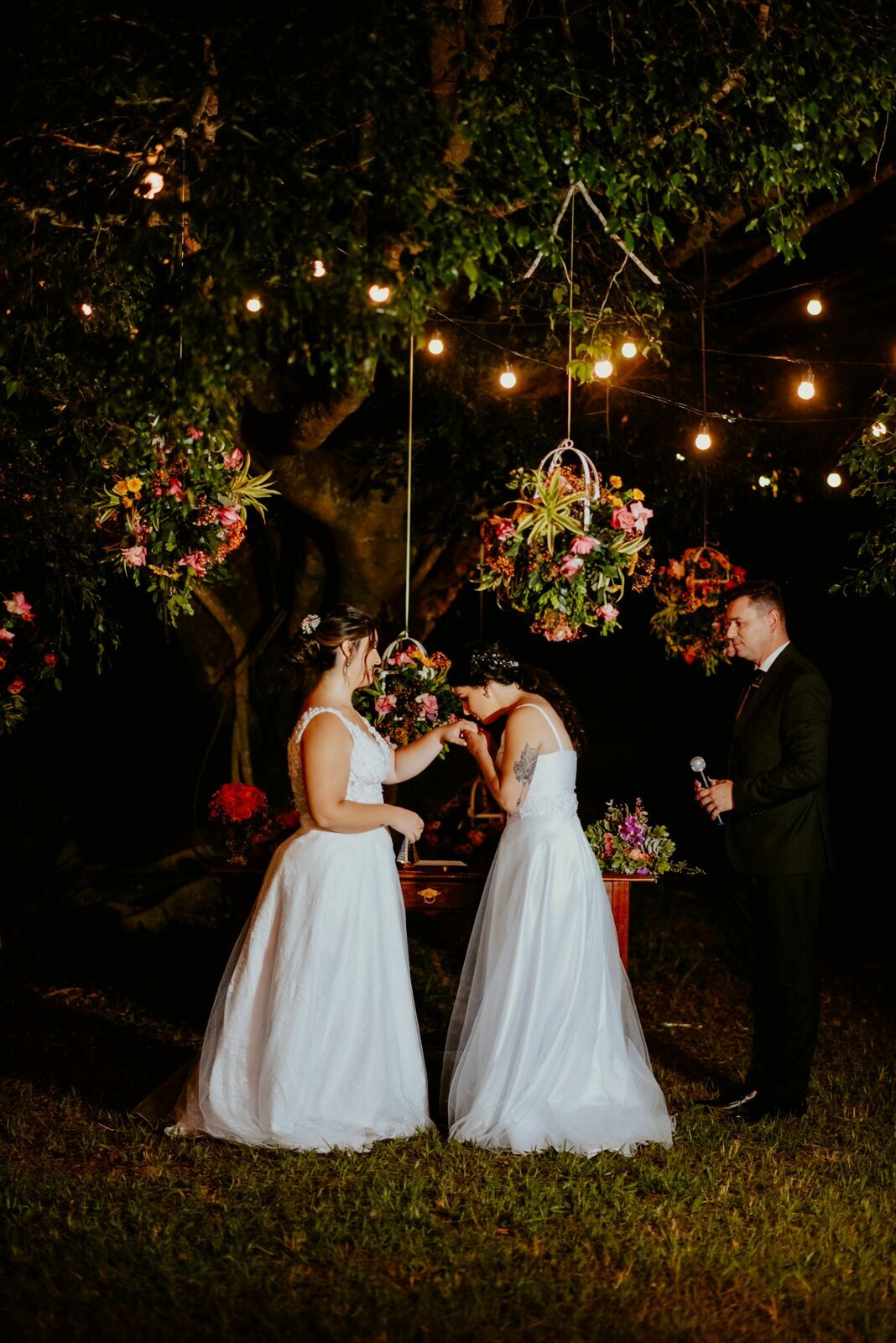 Foto CASAMENTO JANAINA E LARISSA | BUFFET CASTELO DE DIAMANTES | RIO CLARO - SP - Imagem 95