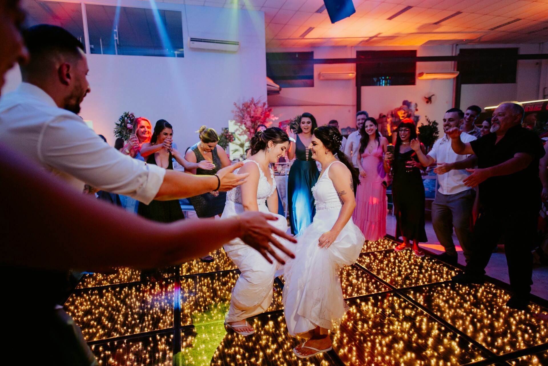 Foto CASAMENTO JANAINA E LARISSA | BUFFET CASTELO DE DIAMANTES | RIO CLARO - SP - Imagem 154